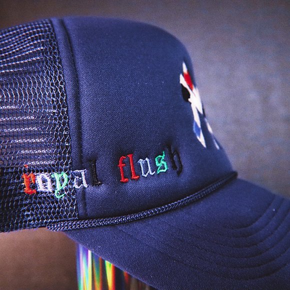 NY YANKEE TRUCKER HAT WIth CASINO Theme - Picture 8 of 8